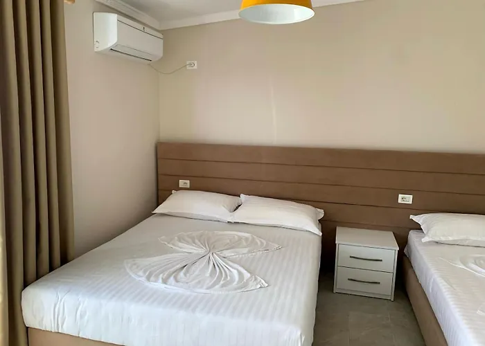 Armando * Golem (Tirana)