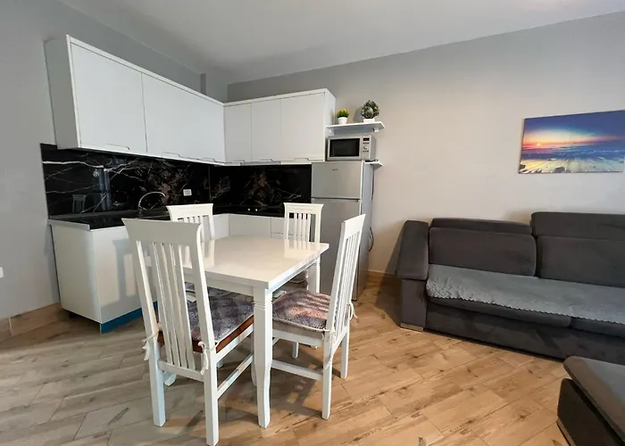 Armando Apartment Golem (Tirana)