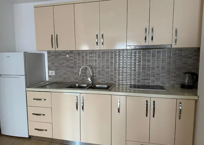 Armando Apartment Golem (Tirana)