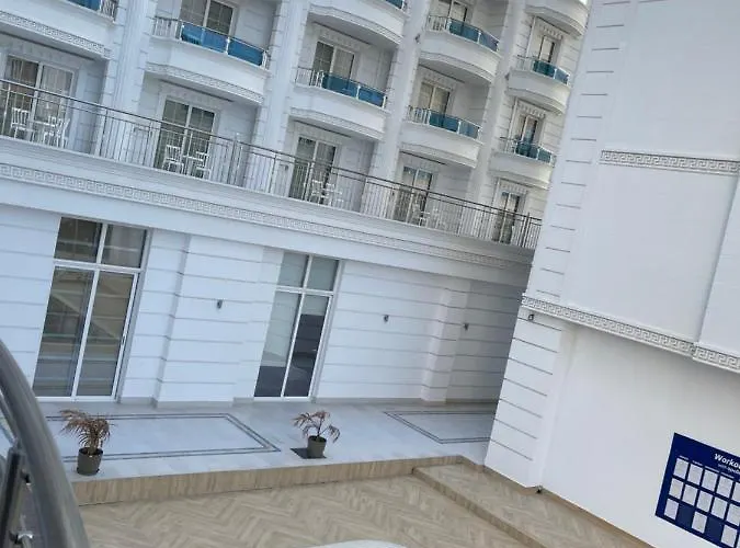 Armando Golem (Tirana)